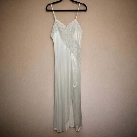 Vtg Val Mode 2 Pc Peignoir Set White Asymmetrical Lace+Luxuriously Sheer Robe - Picture 7 of 16
